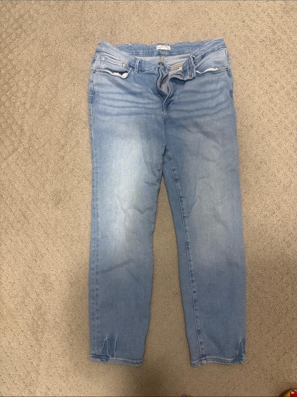 Good American Light Wash Women's Straight Jeans - Classic Everyday Style